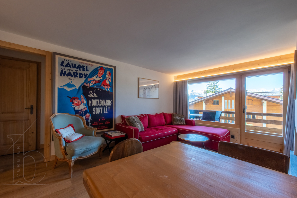 appartement-skirama-17-verbier-salon-canape-03.jpg