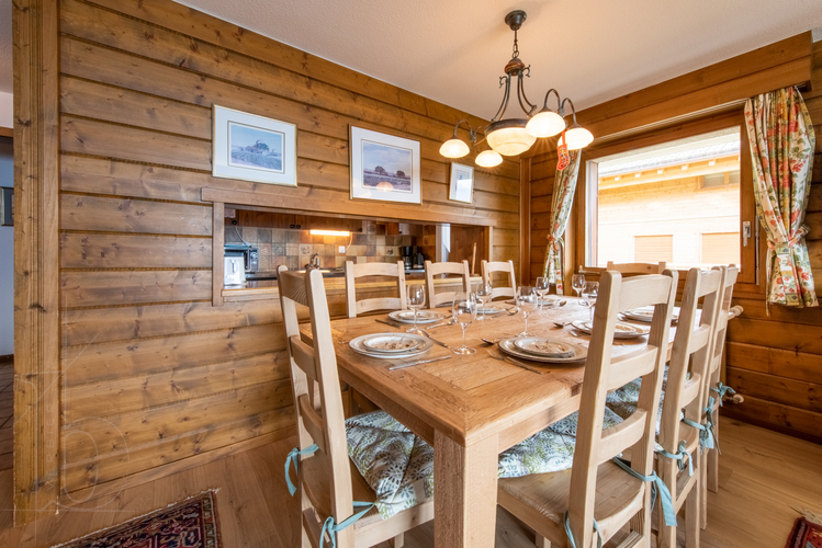 appartement-flaminia-223-224-verbier-salle-a-manger-bois-05.jpg
