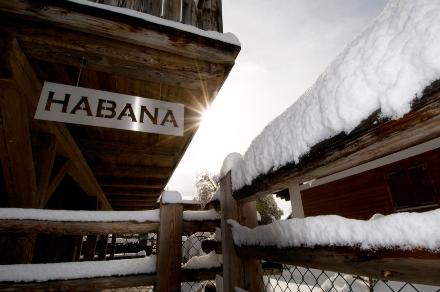 chalet-habana-verbier-enseigne-exterieur-neige-25.jpg