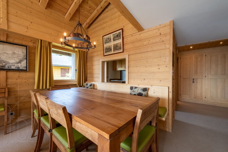 appartement-pelican-259-verbier-table-a-manger-05.jpg