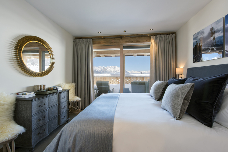 appartement-rosalp-combles-verbier-chambre-double-commode-miroir-04.jpg