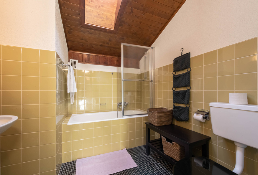 appartement-foehn-15-verbier-salle-de-bain-baignoire-09.jpg