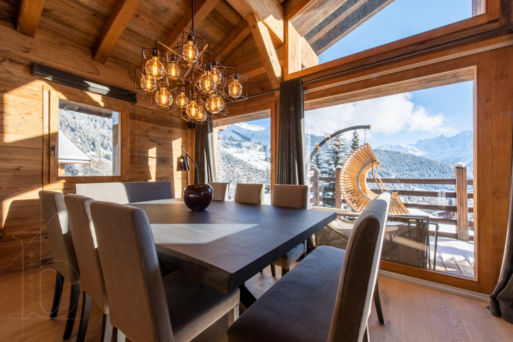 chalet-cortil-verbier-salle-a-manger-table-04.jpg