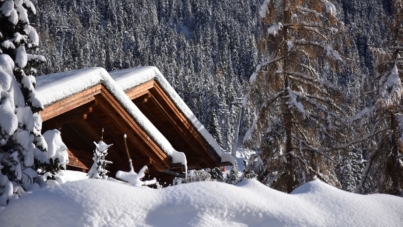 Vue chalets alpins sous la neige – Chalet Off Market Verbier
