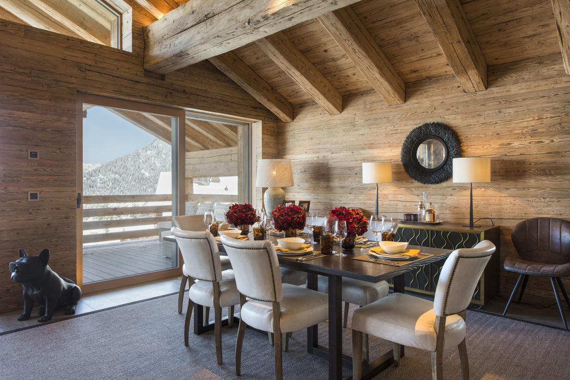 appartement-rosalp-combles-verbier-salle-a-manger-vue-montagnes-03.jpg