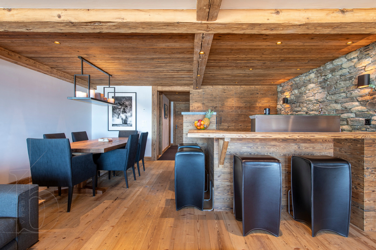 appartement-basalte-c13-verbier-bar-cuisine-04.jpg