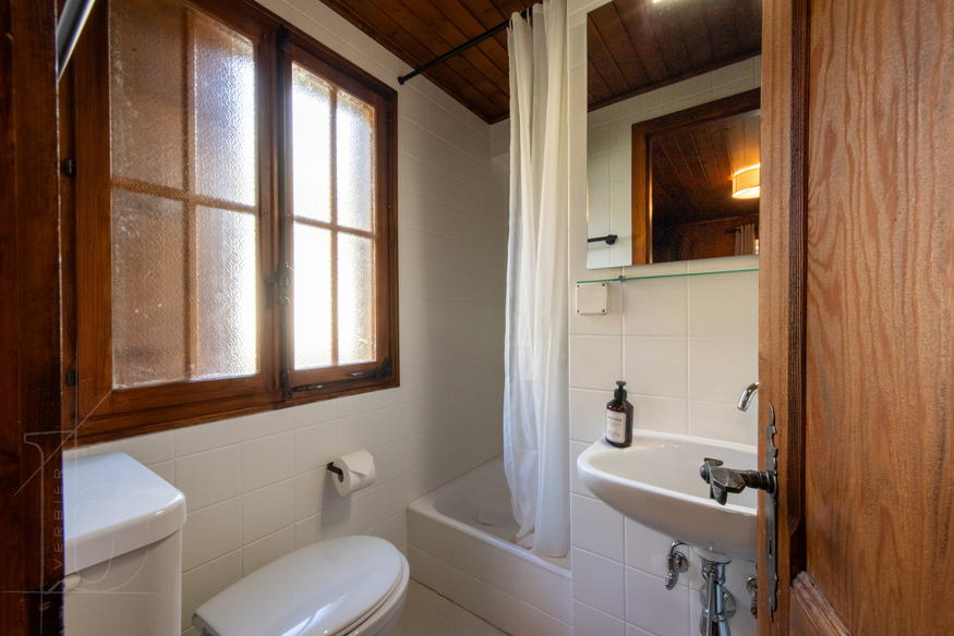 chalet-la-vadrouille-verbier-salle-de-bain-baignoire-22.jpg
