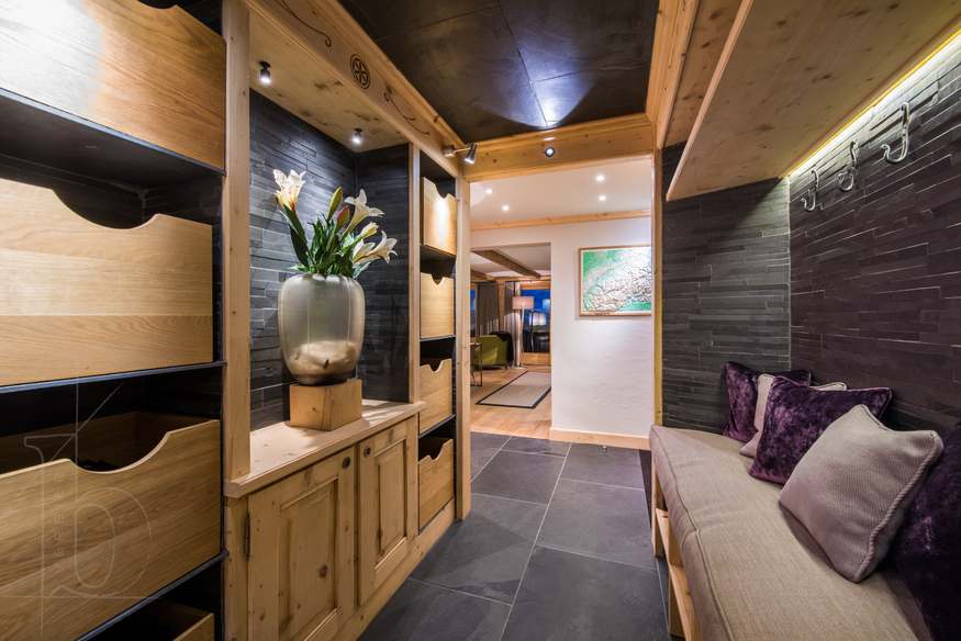 appartement-fleur-de-lin-verbier-entree-couloir-13.jpg