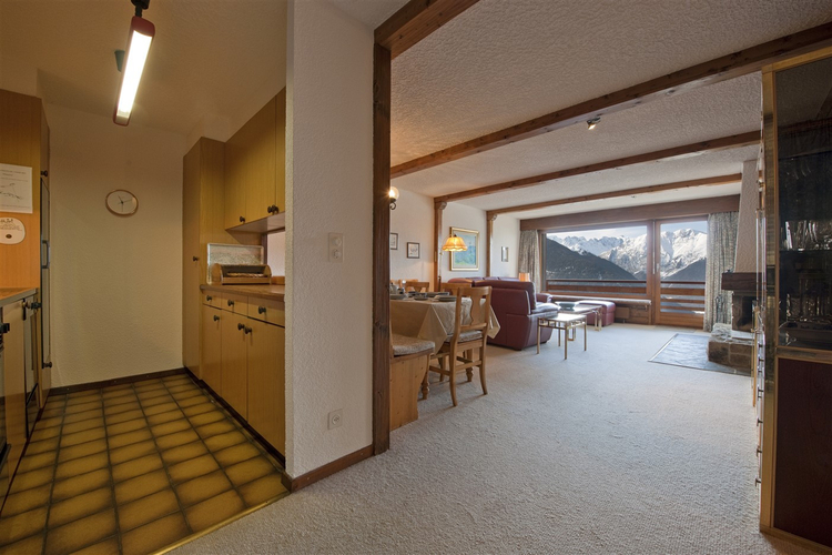 appartement-flaminia-326-verbier-espace-repas-06.jpg