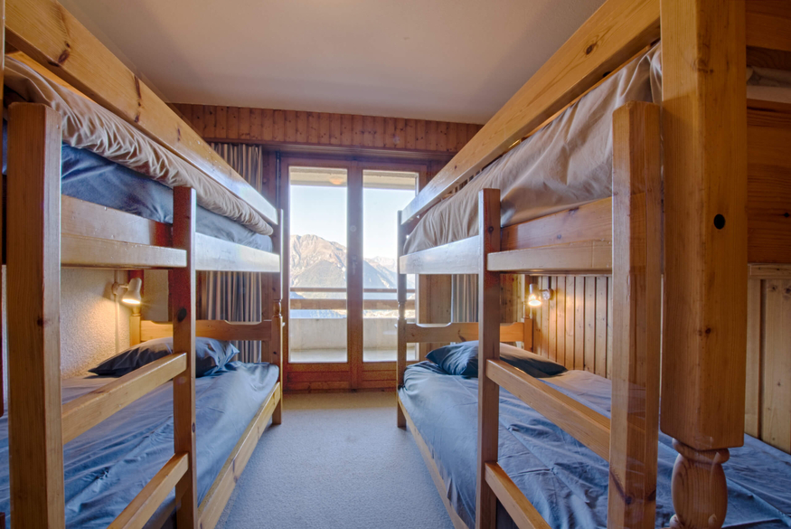 appartement-flaminia-221-verbier-couloir-acces-chambres-11.jpg