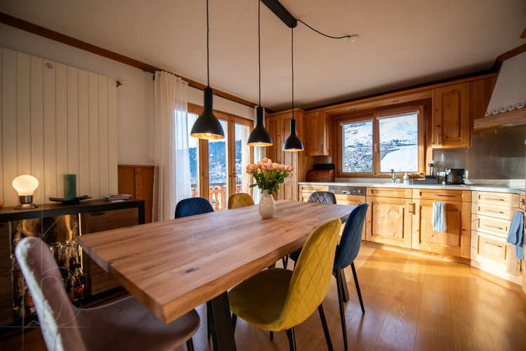 appartement-grande-journee-4-verbier-espace-repas-06.jpg
