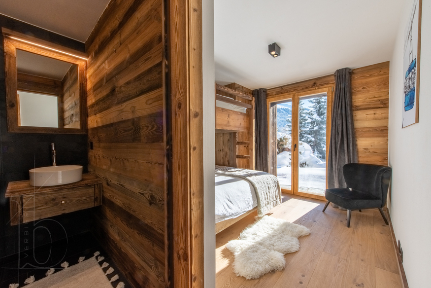 chalet-cortil-verbier-chambre-avec-lavabo-13.jpg