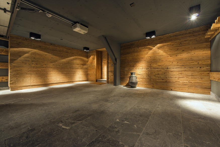 chalet-alpin-roc-verbier-parking-interieur-vue-31.jpg