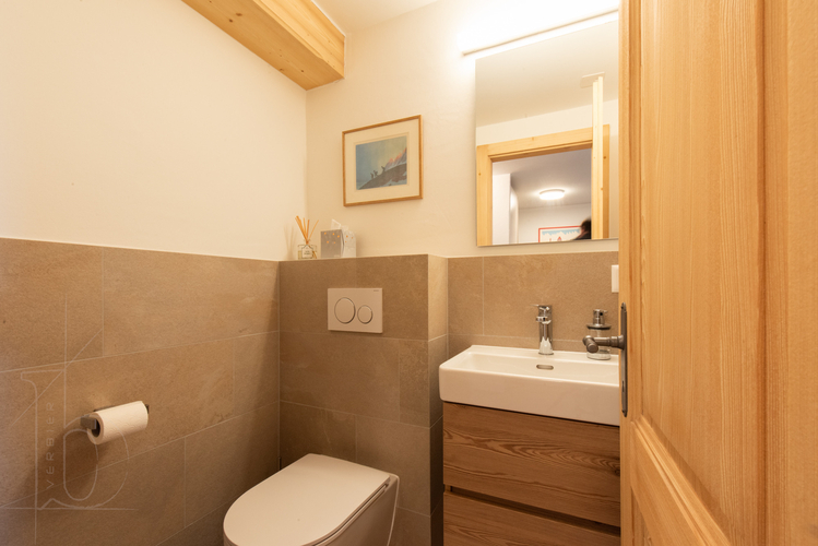 appartement-skirama-17-verbier-wc-separe-04.jpg