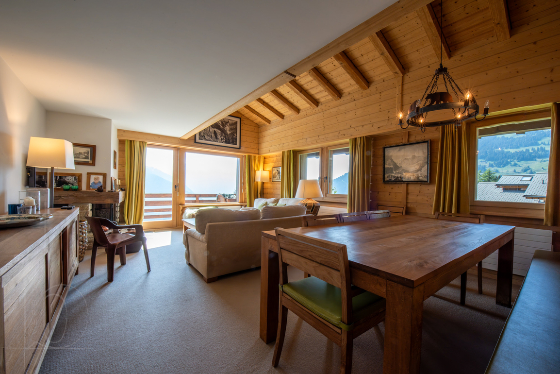 appartement-pelican-259-verbier-piece-a-vivre-salle-a-manger-03.jpg