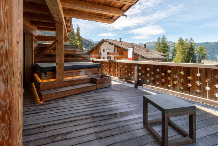 appartement-rosalp-combles-verbier-terrasse-bois-vue-41.jpg