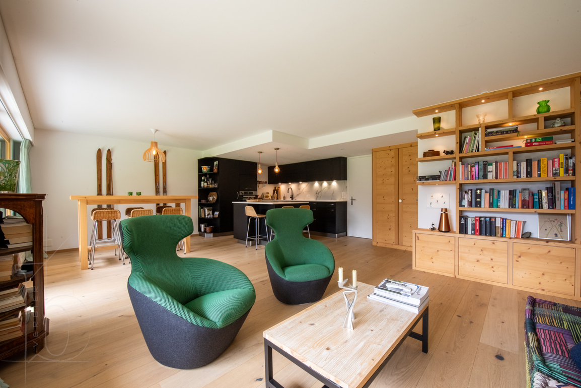 appartement-mirabelles-21-22-verbier-salon-bibliotheque-01.jpg