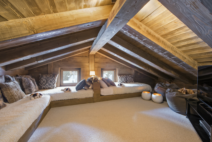 appartement-le-daray-penthouse-verbier-salon-sous-combles-espace-tv-19.jpg