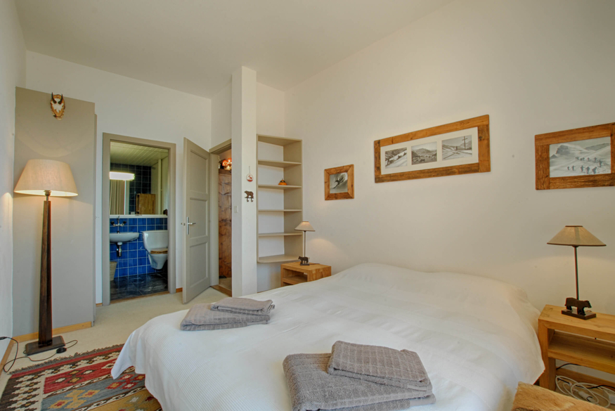 appartement-thalia-066-verbier-chambre-lit-double-10.jpg