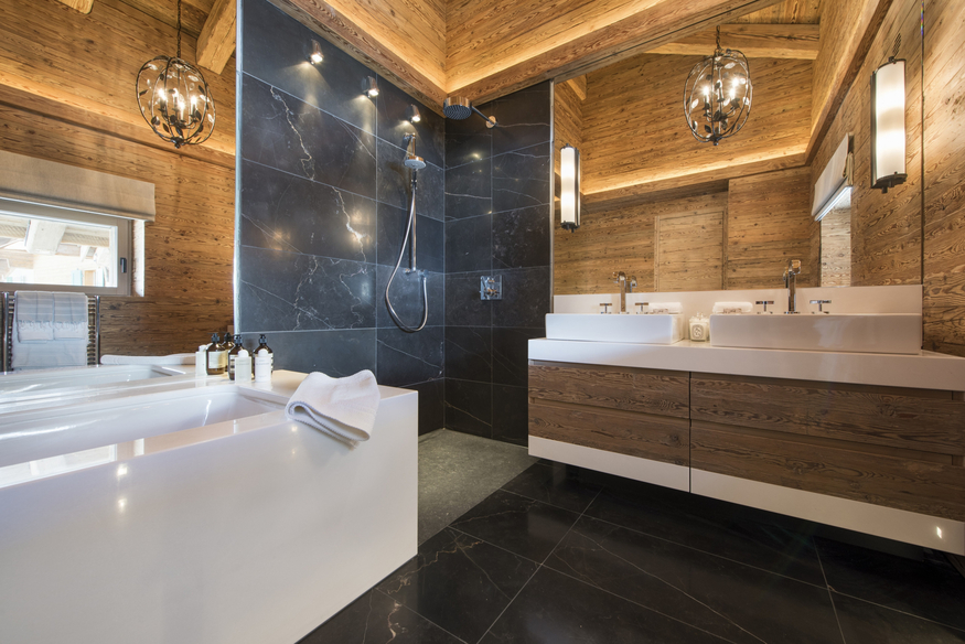 appartement-rosalp-combles-verbier-salle-de-bain-baignoire-vue-2-20.jpg