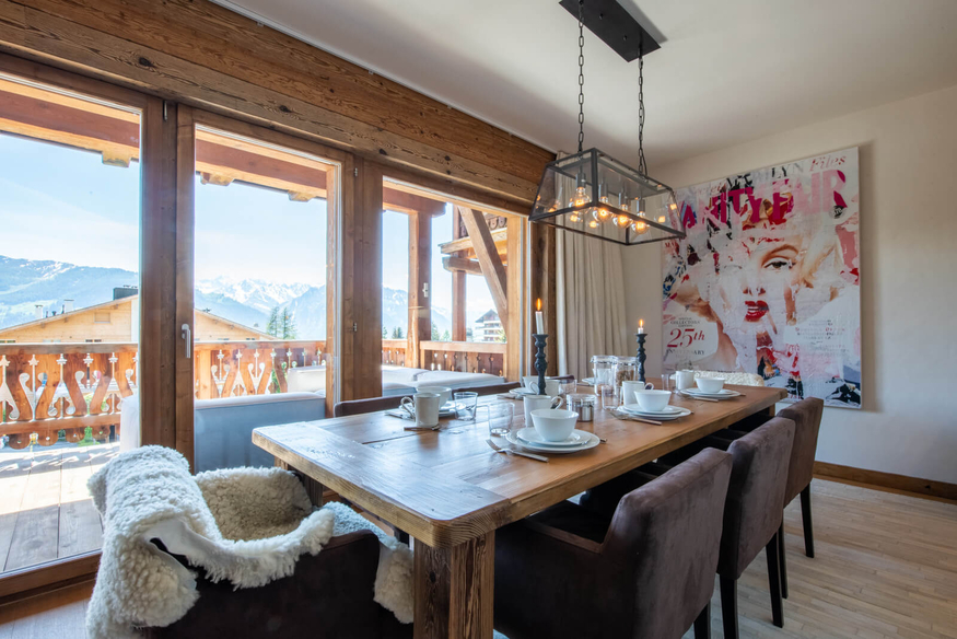 appartement-victoria-a-211-verbier-salle-a-manger-vue-fenetres-09.jpg