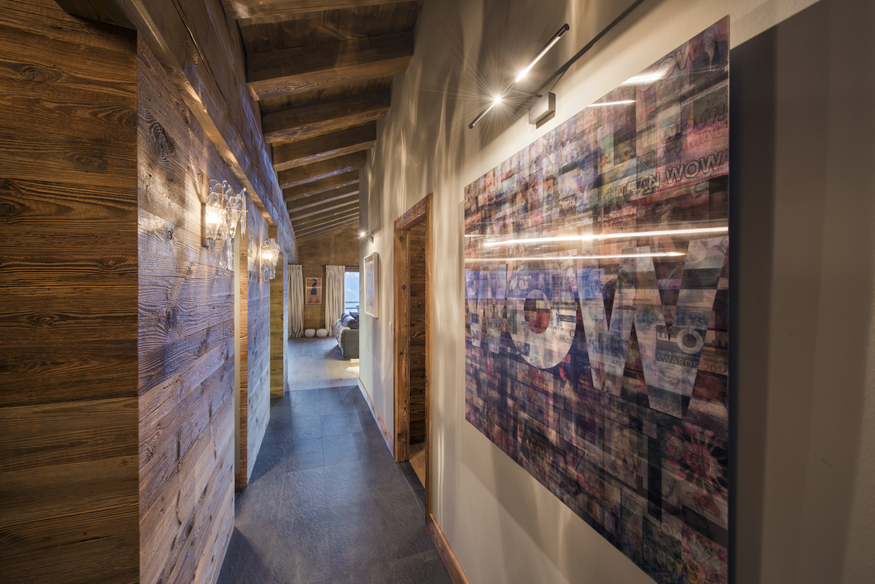 appartement-le-daray-penthouse-verbier-couloir-decoration-murale-12.jpg