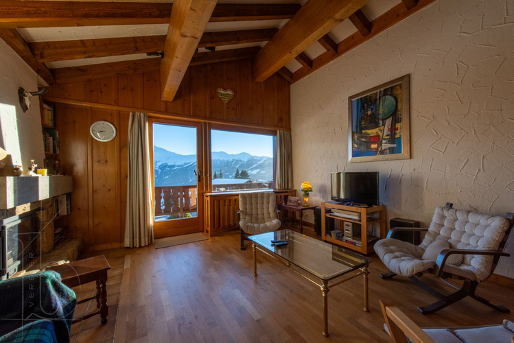 appartement-capricorne-114-verbier-salon-tv-05.jpg
