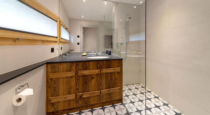 chalet-indama-verbier-salle-deau-lavabo-miroir-16.jpg