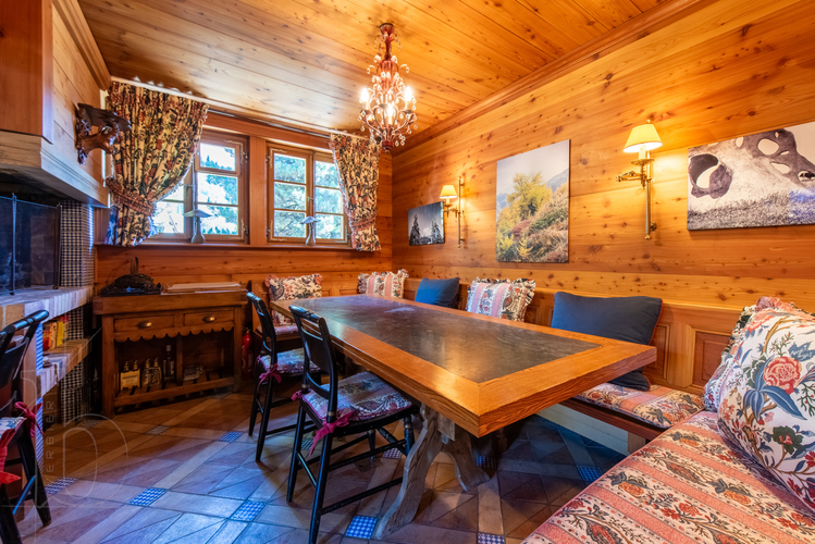 chalet-prestige-verbier-coin-repas-banquette-06.jpg