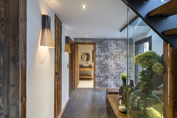 chalet-nangi-verbier-couloir-decoration-06.jpg