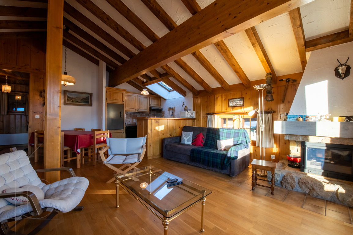 appartement-capricorne-114-verbier-piece-a-vivre-03.jpg
