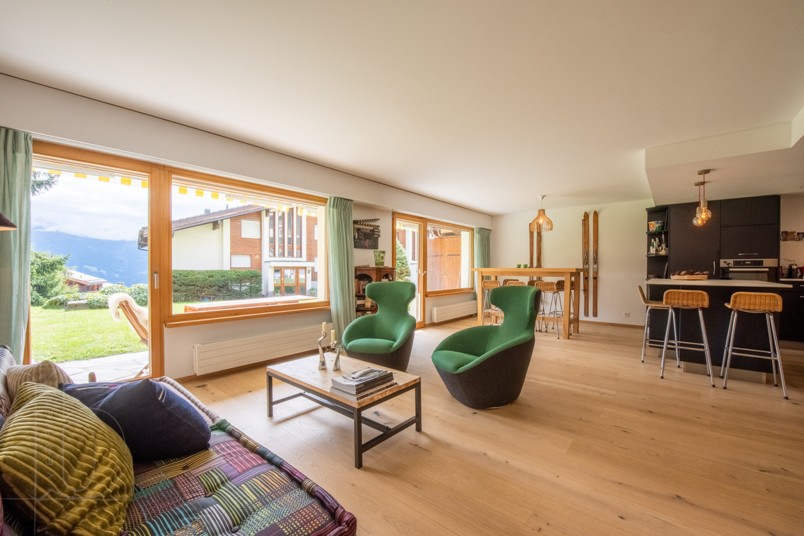 appartement-mirabelles-21-22-verbier-salon-fauteuils-03.jpg