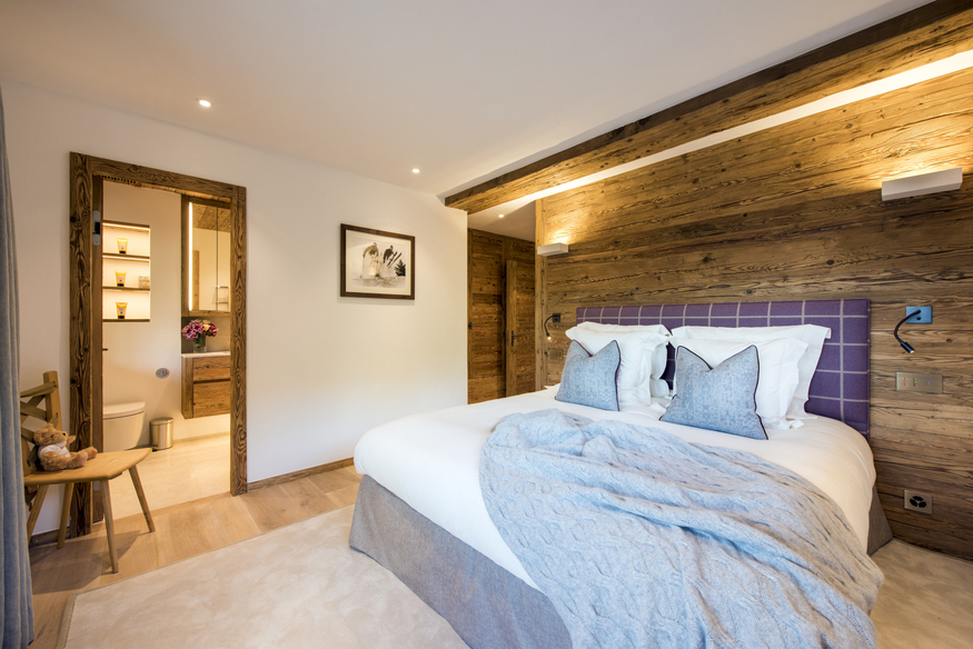 chalet-les-etrennes-verbier-suite-chambre-bleue-23.jpg