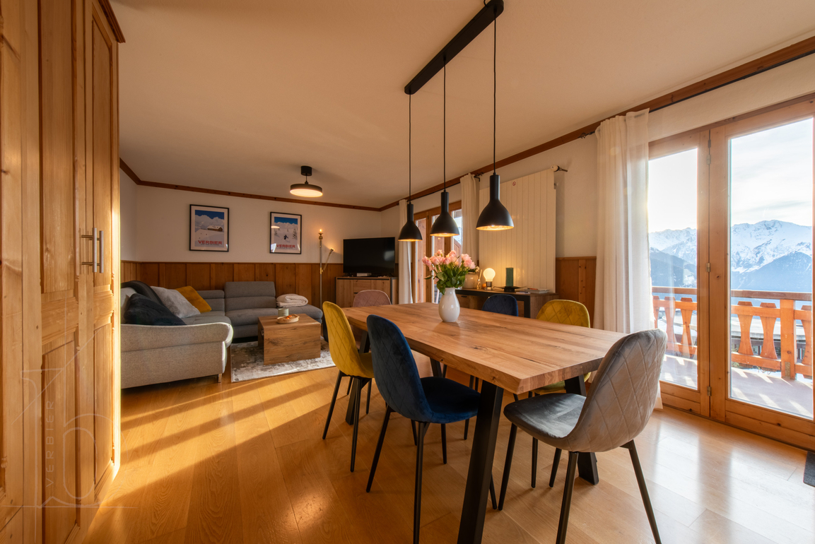 appartement-grande-journee-4-verbier-salle-a-manger-table-02.jpg