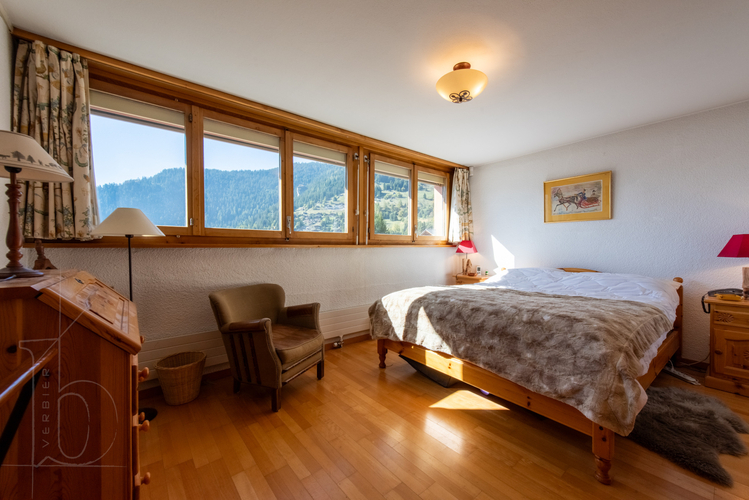 appartement-thalia-281-verbier-chambre-double-vue-06.jpg